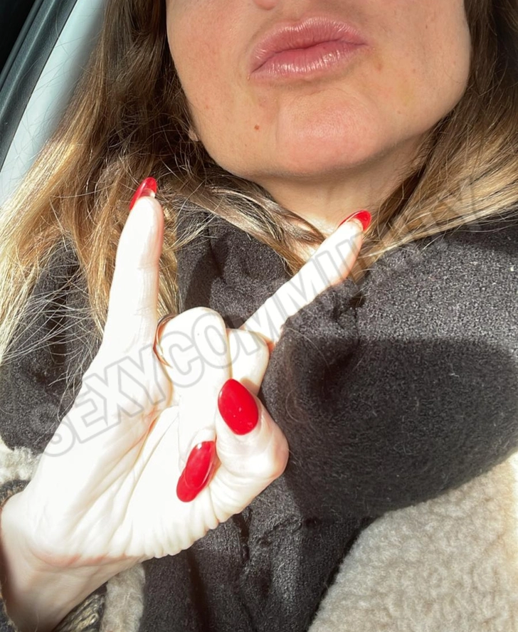Advertisement (8372900) - Chanel2Gucci 1